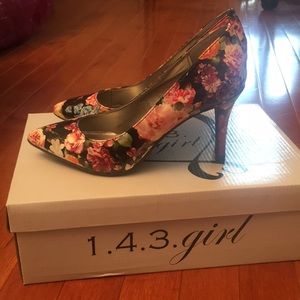 Floral pumps!